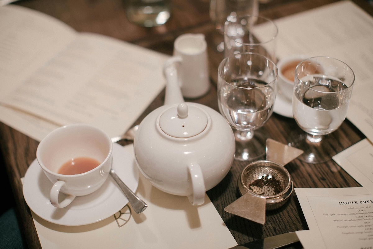 Cultural differences between Swedish fika and British afternoon tea traditions